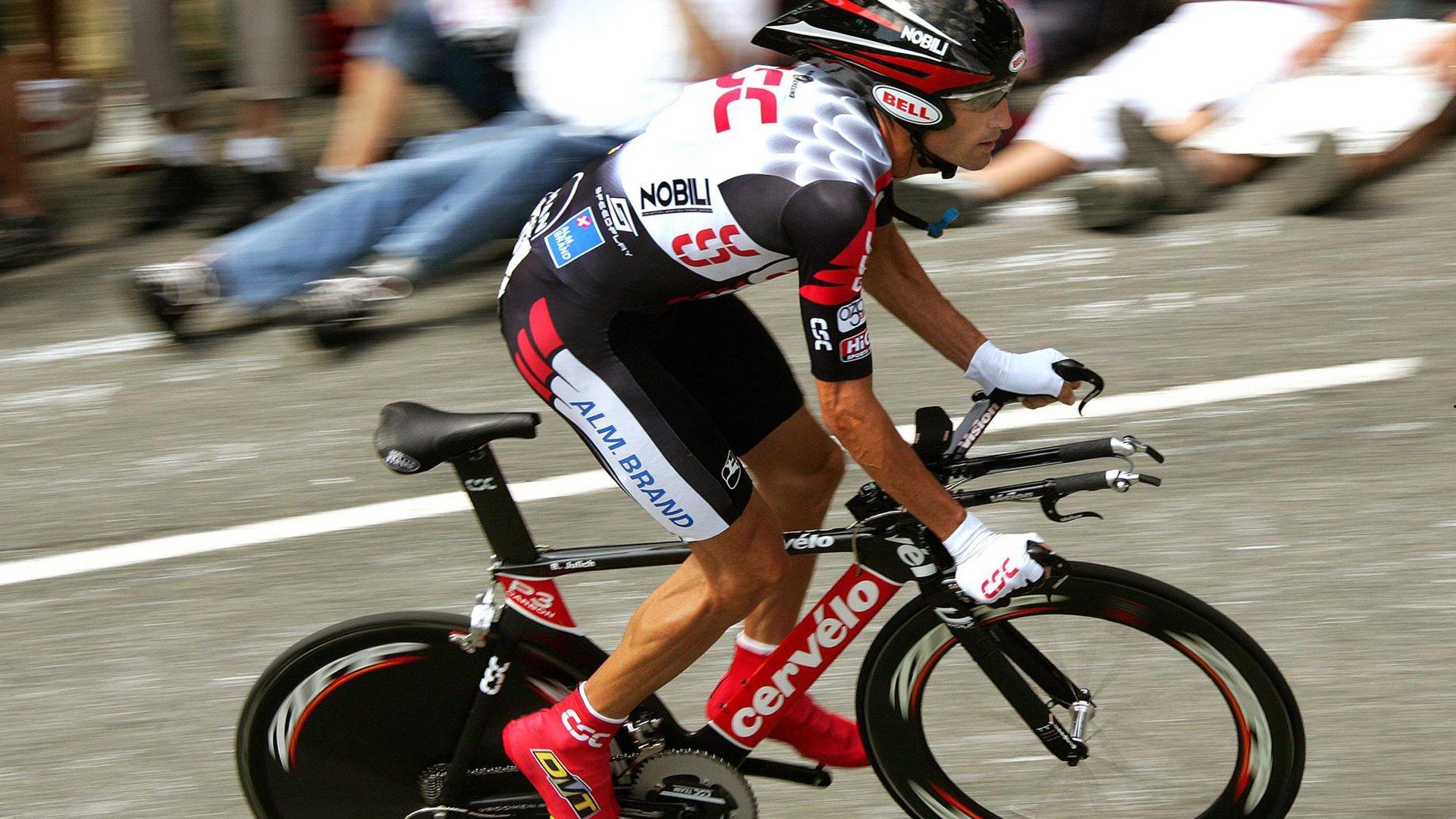 枪手再次领先!特罗萨德假动作戏耍防线,诡异变线射门锁定胜局